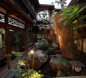 飛田新地　鯛よし 百番　の素晴らしい中庭